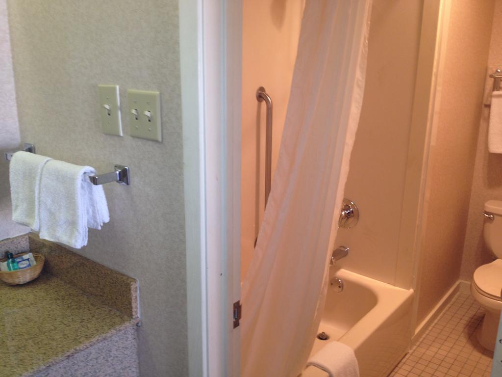Americas Best Value Inn And Suites Десото Экстерьер фото