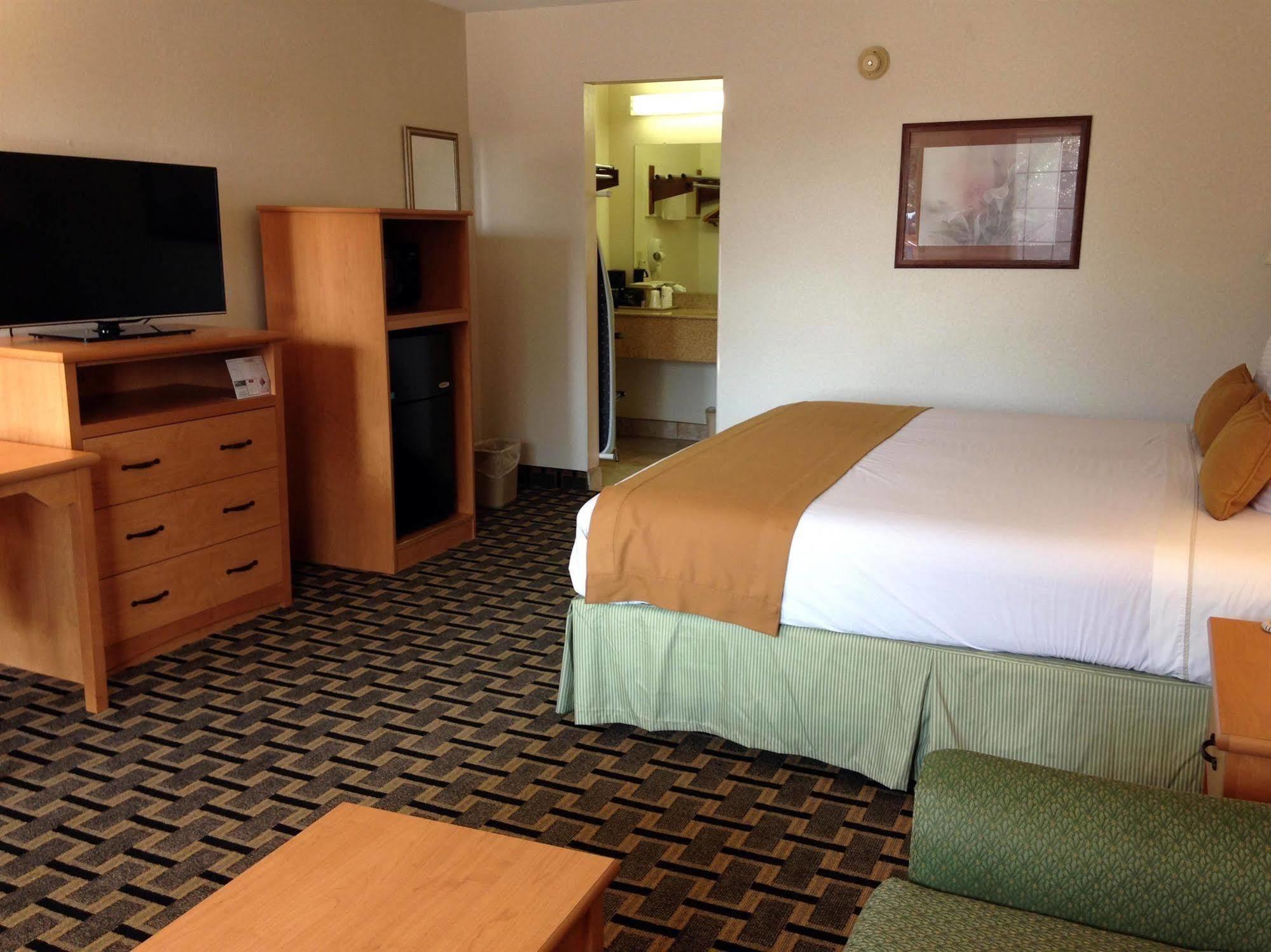 Americas Best Value Inn And Suites Десото Экстерьер фото