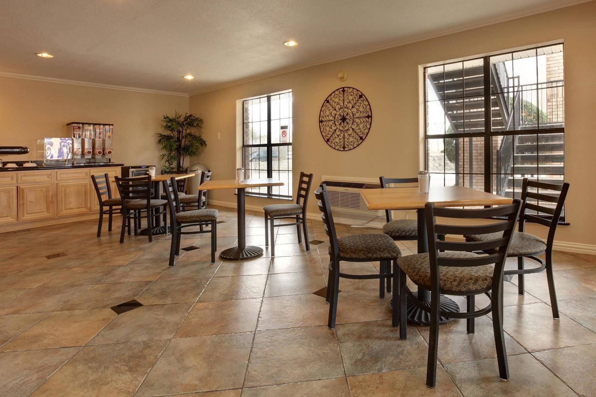 Americas Best Value Inn And Suites Десото Экстерьер фото